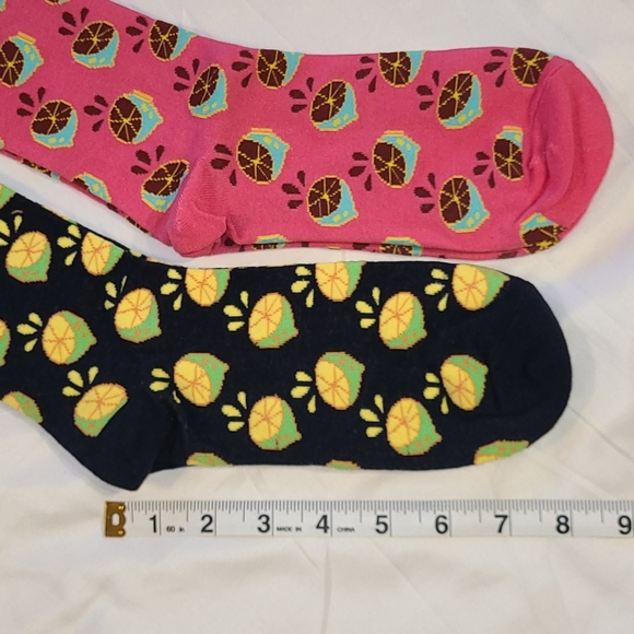 2 pairs of women's socks - Picture 6 of 16